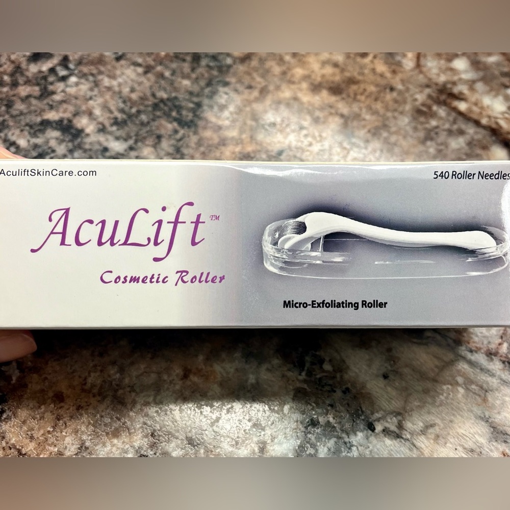 NIB AcuLift Cosmetic Roller